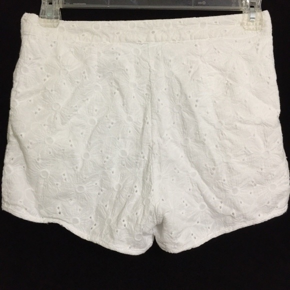 Jun & Ivy Francesca's White Eyelet Shorts - Picture 3 of 4
